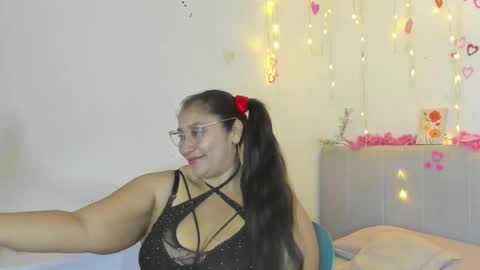 milf latinn online show from October 9, 5:40 pm