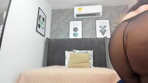 Milf Loven online show from December 13, 7:53 pm