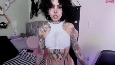 Snapshot of milf_onlyseduction chatting on March 7, 1:40 pm Isabella online show from March 7, 1:40 pm