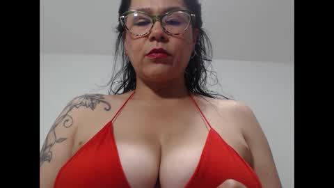 Snapshot of milfcamila367608 chatting on September 29, 7:35 pm camila online show from September 29, 7:35 pm