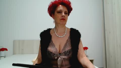 Snapshot of milffsupreme chatting on March 1, 3:49 pm Milfsupreme online show from March 1, 3:49 pm