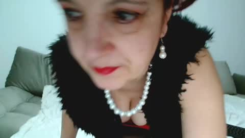 Snapshot of milffsupreme chatting on February 14, 9:21 pm Milfsupreme online show from February 14, 9:21 pm
