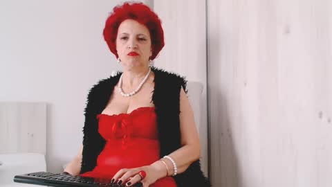 Snapshot of milffsupreme chatting on October 9, 11:59 am Milfsupreme online show from October 9, 11:59 am
