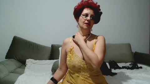 Snapshot of milffsupreme chatting on February 9, 9:28 pm Milfsupreme online show from February 9, 9:28 pm