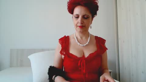 Snapshot of milffsupreme chatting on March 8, 11:05 am Milfsupreme online show from March 8, 11:05 am