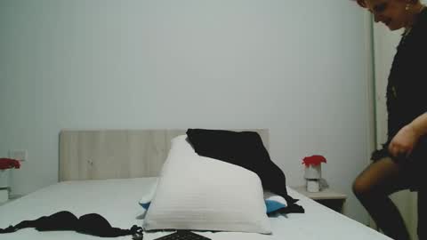 Snapshot of milffsupreme chatting on March 5, 3:51 pm Milfsupreme online show from March 5, 3:51 pm