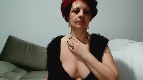 Snapshot of milffsupreme chatting on January 19, 8:51 pm Milfsupreme online show from January 19, 8:51 pm