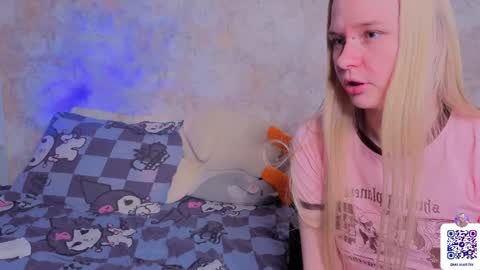 Milia online show from May 5, 11:32 pm
