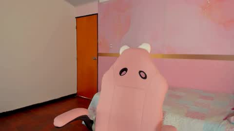 Snapshot of milk_candy16 chatting on October 11, 12:32 pm S O F I A online show from October 11, 12:32 pm