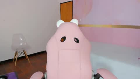 Snapshot of milk_candy16 chatting on October 4, 1:20 pm S O F I A online show from October 4, 1:20 pm