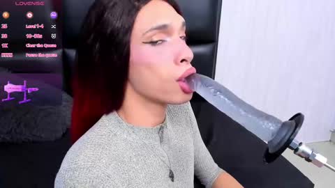 Snapshot of milk_max18 chatting on March 11, 8:53 pm MAX online show from March 11, 8:53 pm