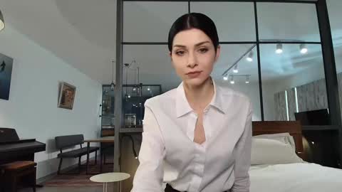 milla bella online show from March 13, 7:28 pm