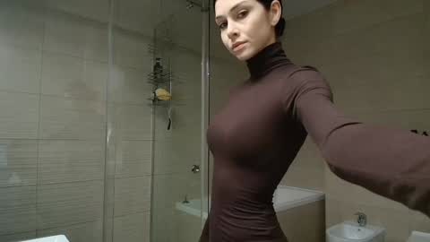 milla bella online show from January 15, 8:50 pm