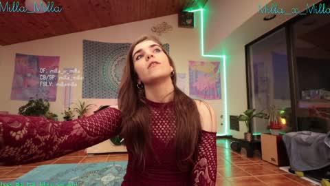 Snapshot of milla_milla chatting on January 17, 4:57 pm milla_milla online show from January 17, 4:57 pm