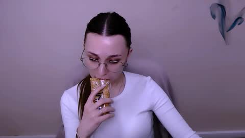 Milla online show from February 14, 12:30 pm