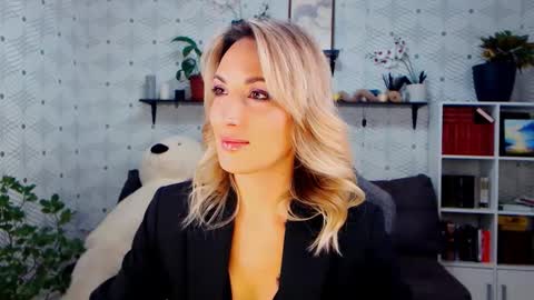 MillaXQueen online show from November 15, 1:13 pm