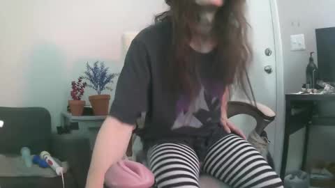 millenamoo online show from September 8, 6:40 pm