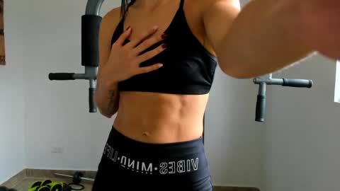 Snapshot of miller_fit_ chatting on January 24, 4:39 pm Lissa online show from January 24, 4:39 pm