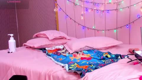 3 online show from January 9, 5:33 pm