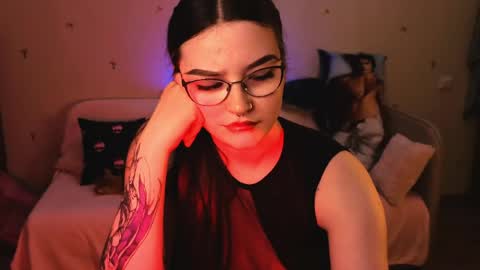 Millie online show from May 31, 3:44 pm