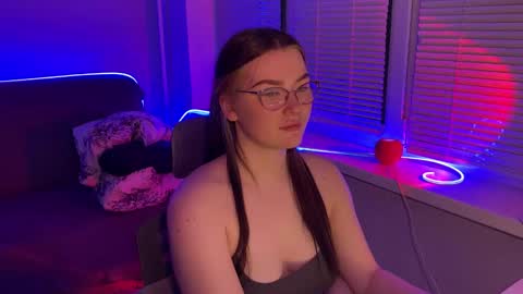 Millie online show from November 28, 4:03 pm