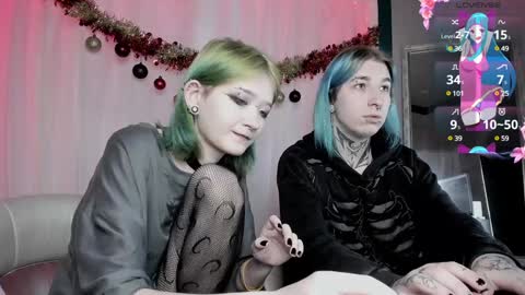 Snapshot of milten_trish chatting on December 25, 9:11 pm milten_trish online show from December 25, 9:11 pm