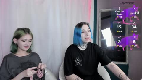 Snapshot of milten_trish chatting on January 23, 12:14 am milten_trish online show from January 23, 12:14 am