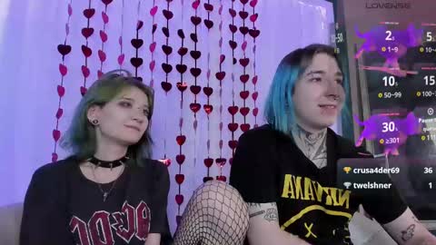 Snapshot of milten_trish chatting on February 15, 11:25 pm milten_trish online show from February 15, 11:25 pm