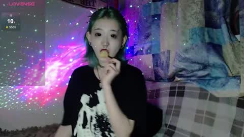 Snapshot of milten_trish chatting on September 24, 5:41 pm milten_trish online show from September 24, 5:41 pm