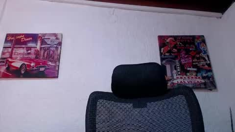 Milu Wallace  online show from May 14, 12:31 am