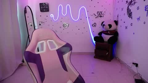 Milusolers online show from February 26, 4:43 pm