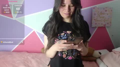 Snapshot of mily_miley chatting on February 26, 7:21 pm Mily Miley online show from February 26, 7:21 pm