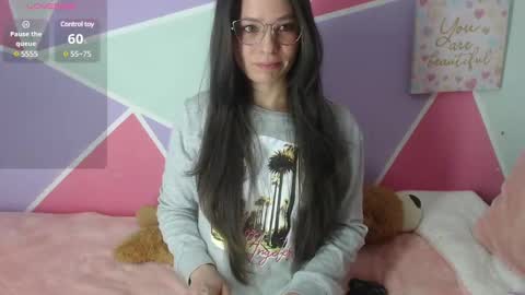 Snapshot of mily_miley chatting on March 3, 4:26 pm Mily Miley online show from March 3, 4:26 pm