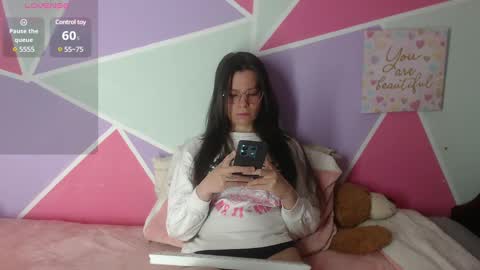 Snapshot of mily_miley chatting on March 10, 3:20 pm Mily Miley online show from March 10, 3:20 pm