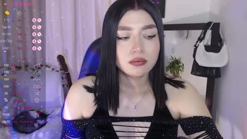 Snapshot of mily_thomson_b chatting on October 17, 9:19 pm Mily online show from October 17, 9:19 pm