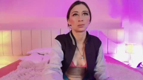 Snapshot of milyrouse___ chatting on February 28, 3:37 am Milly online show from February 28, 3:37 am