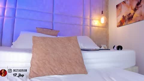 Snapshot of milyy_vermont chatting on October 16, 9:02 pm Milyy online show from October 16, 9:02 pm