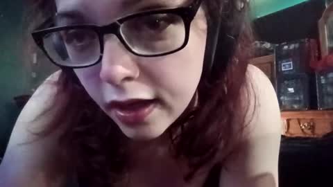 mimi142 online show from March 28, 7:37 pm