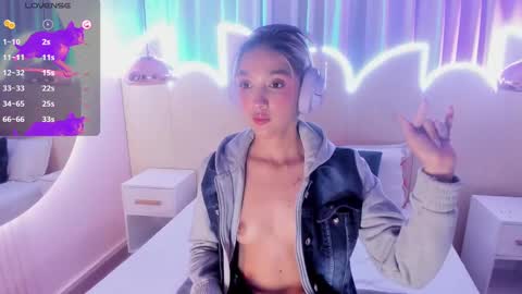 Snapshot of min_minjil chatting on February 17, 2:38 pm Minji online show from February 17, 2:38 pm