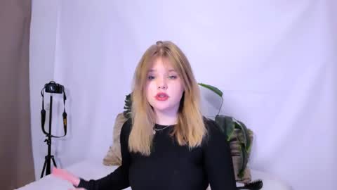 hi Im Mina  online show from March 5, 11:49 am