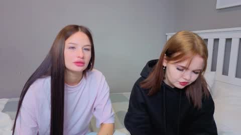 Snapshot of mini_bunny_mini chatting on October 14, 6:27 am KarinaLeila online show from October 14, 6:27 am