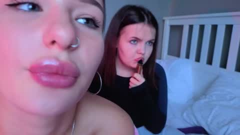 Snapshot of mini_bunny_mini chatting on October 2, 7:07 am KarinaLeila online show from October 2, 7:07 am