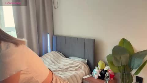 Snapshot of minicleo chatting on September 28, 12:25 pm Cleo online show from September 28, 12:25 pm