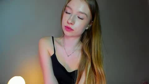 Amelia online show from April 18, 8:09 pm