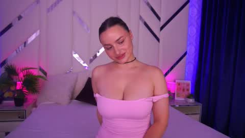 minifox_ online show from November 15, 8:49 am