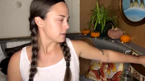 minimaggie online show from November 9, 12:14 am