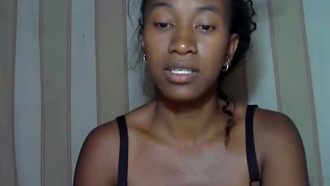 minouch211907 online show from February 19, 2:44 am