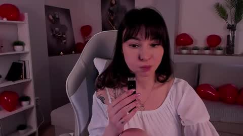 Snapshot of mintrose chatting on February 16, 9:15 am Rosie online show from February 16, 9:15 am