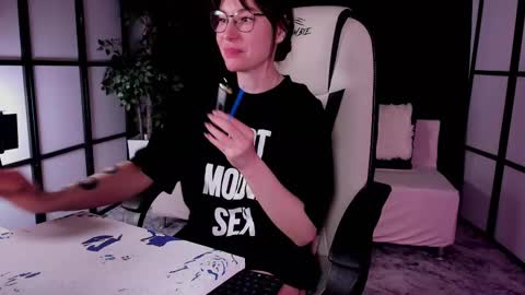 Snapshot of mintrose chatting on March 9, 9:02 am Rosie online show from March 9, 9:02 am