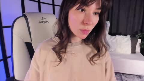 Snapshot of mintrose chatting on March 2, 11:07 am Rosie online show from March 2, 11:07 am